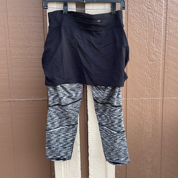 2 Pairs of Athleta Active Skort Leggings - Picture 7 of 8